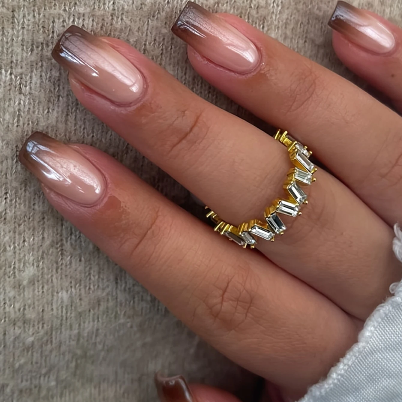 24 Stück: Verschönern Sie Ihren Look mit kurzen, quadratischen Kunstnägeln mit einem rosa-weißen Farbverlauf, 1 Nagelfeile & 1 Nagelkleber-Aufkleber-Set. – Detail 13