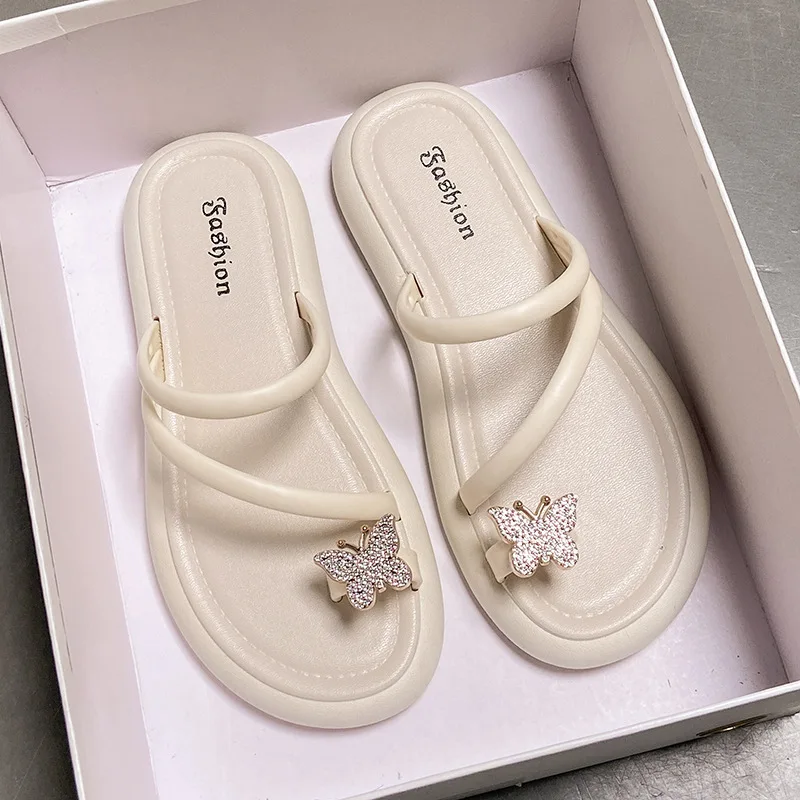 Diamond Butterfly Set Toe Slippers for Women Retro Clip on Foot Sandal Fashionable Versatile Beach Shoes 2.5cm 2026 Summer  ﻿