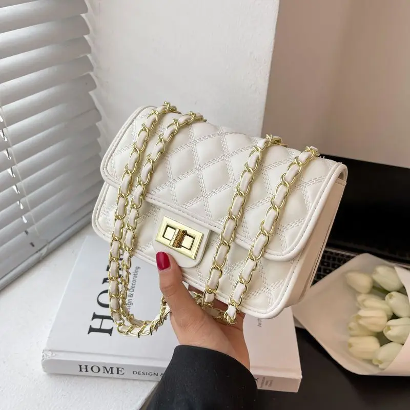 

Versatile Quilted Crossbody Bag for Women - Chain Detail Small Square Bag, New Stylish Mini Shoulder Handbag