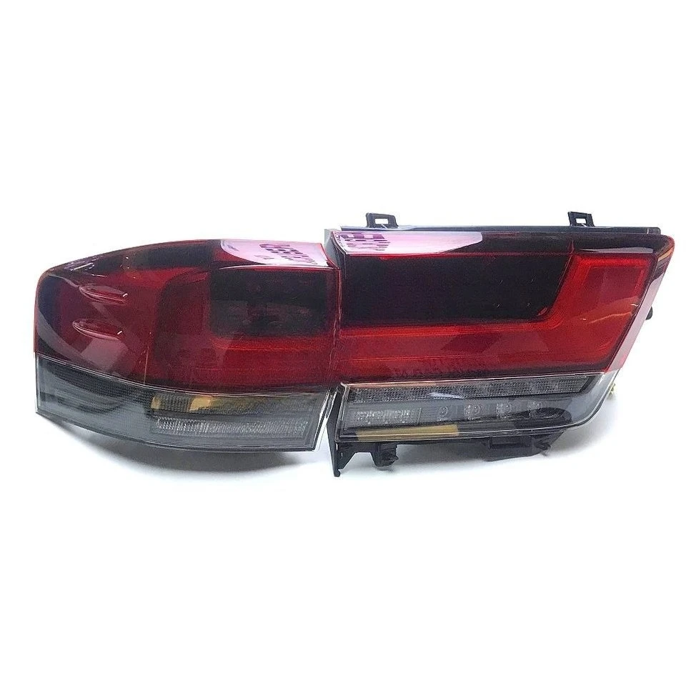 Suitable for land patrol LC200 upgrade New Lanku LC300 old and new kit including 2022 China Grid headlights and tail lights