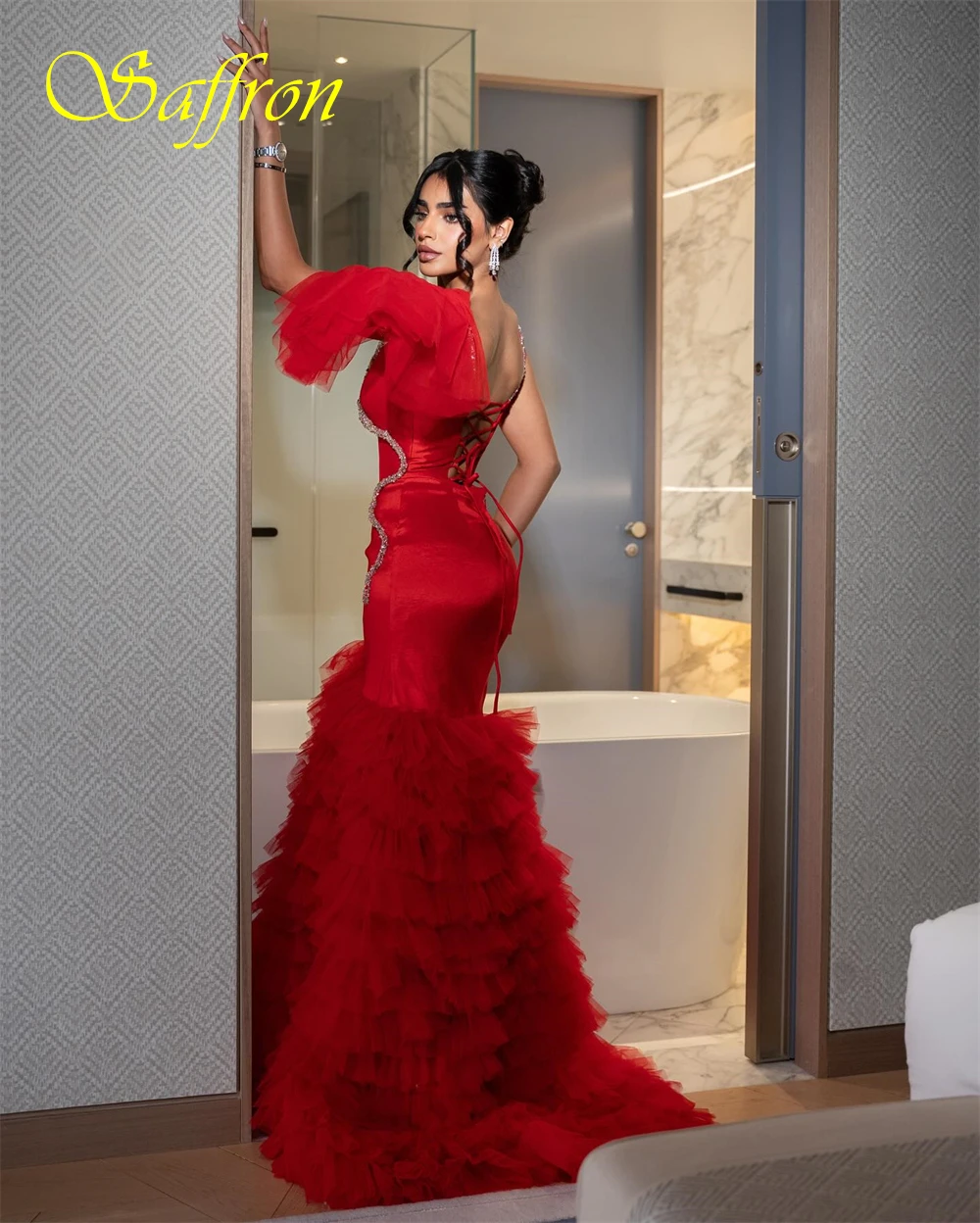 تخصيص الخامس الرقبة الساتان حورية البحر مساء اللباس حساسة كريستال حزب فساتين كلاسيكية الجبهة الشق فساتين المناسبات الخاصة