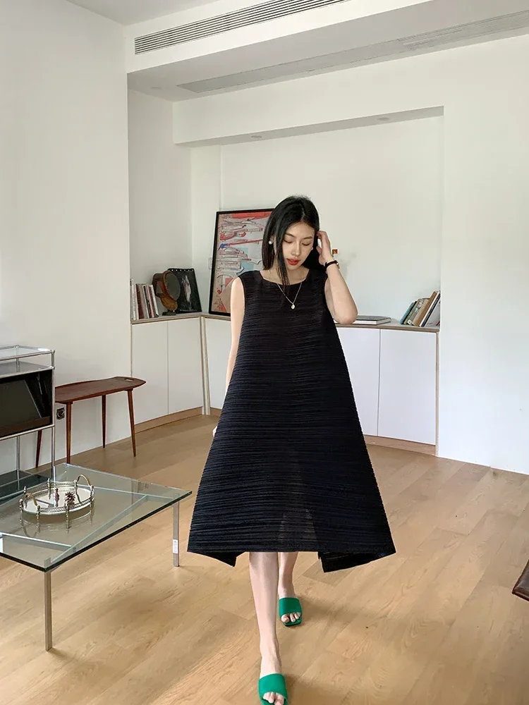 Fold Miyake Pleated Women\'s Dresses Loose Plus Size High Quality Sense of Elegance Sleeveless Mid-length Skirt 2025 Spring New
