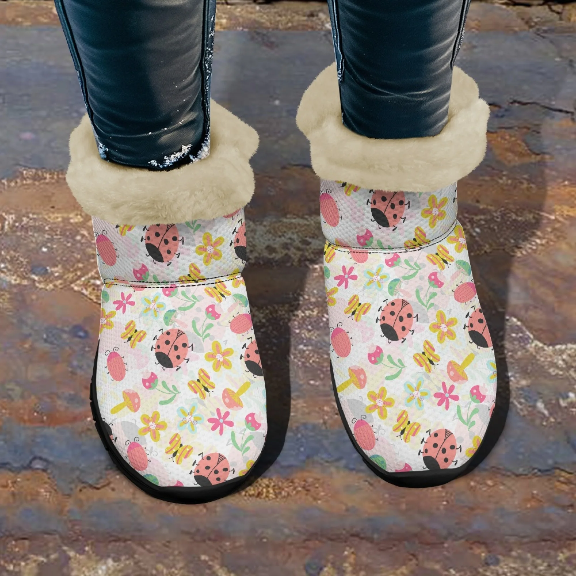 

INSTANTARTS Women Snow Boots Seven-spotted Ladybug Print Casual Soft Short Plush Comfortable Winter Warm Shoes frauen stiefel