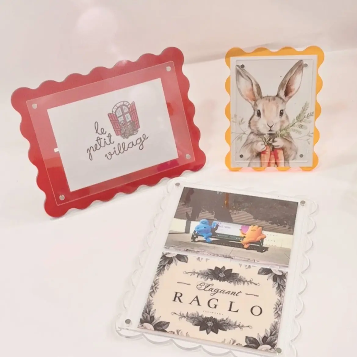 Acrylic Picture Frames Scalloped with Detachable Stand,Vertical and Horizontal Tabletop Display, Magnetic Photo Frames