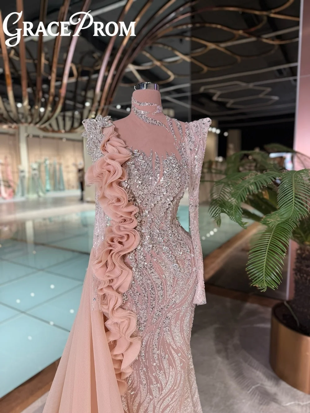 Charming Detachable Skirt Evening Dress Classic Long Sleeved Evening Gown Elegant 3D Flower Crystal Floor Length Party Gown