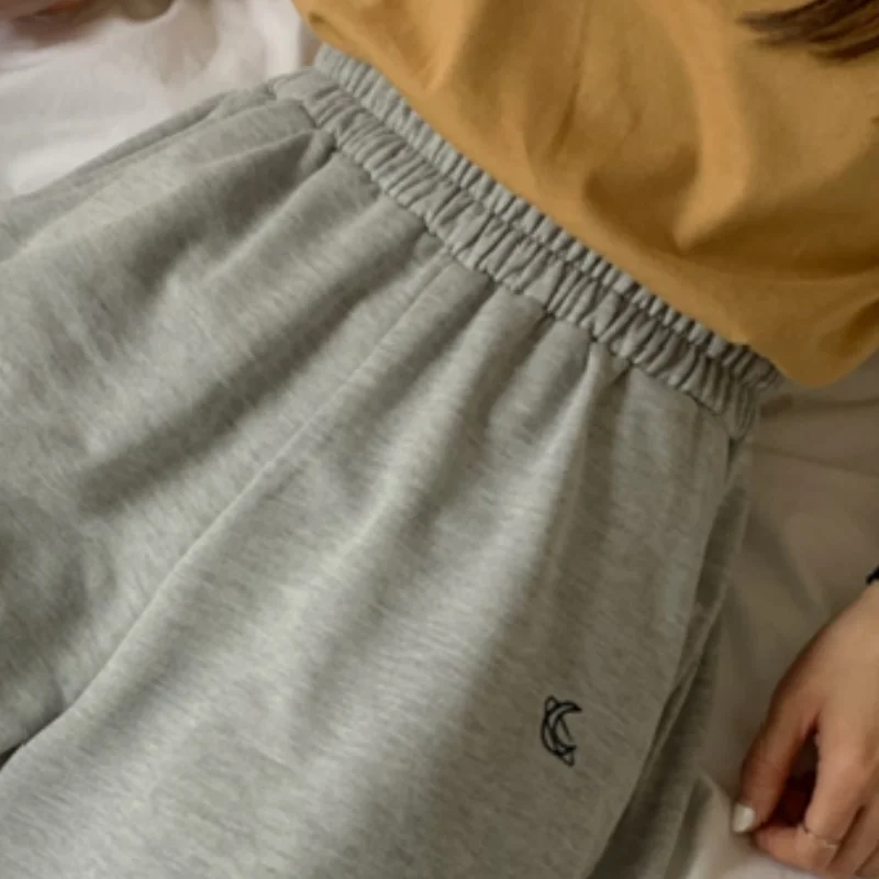 Celana pendek wanita, celana pendek wanita musim panas longgar 3XL bordir Solid BF kaki lebar sepanjang lutut Harajuku kasual sederhana trendi semua cocok untuk siswa Chic
