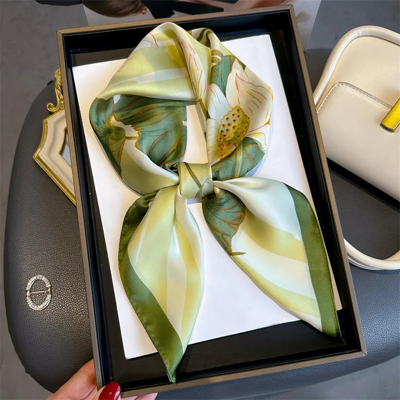 Роскошный шелковый квадратный шарф с цветочным дизайном лотоса, женские атласные шали, шейный платок, гладкие шарфы, летняя бандана, платок Hjiab Роскошный шелковый квадратный шарф с цветочным дизайном лотоса, женские атласные шали, шейный платок, гладкие шарфы, летняя бандана, платок Hjiab