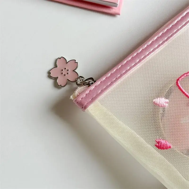 Kawaii Hello Kitty Mesh Yarn portamonete Sanrio Cartoon Anime Sakura borsa portaoggetti per ricamo borsa per trucco portatile all\'aperto regali