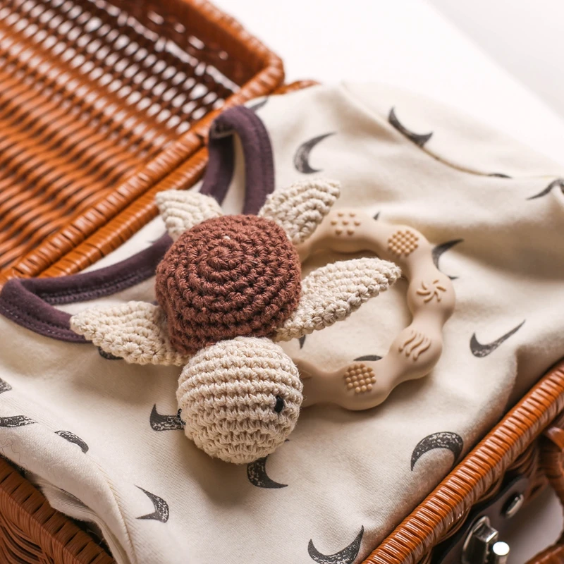 1Pcs Baby Teether Music Rattles for Kids Baby Silicone Teether Ring BPA Free Rattles Bracelet Food Grade Animal Crochet Rattle