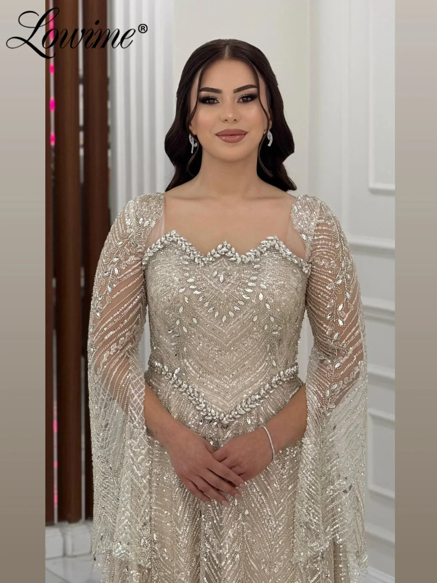 

﻿Exquisite Sequined Beaded Dubai Kaftans Arabic Long Party Dresses with Cape Sleeve Women Formal Evening Party Gowns 2026 Robes