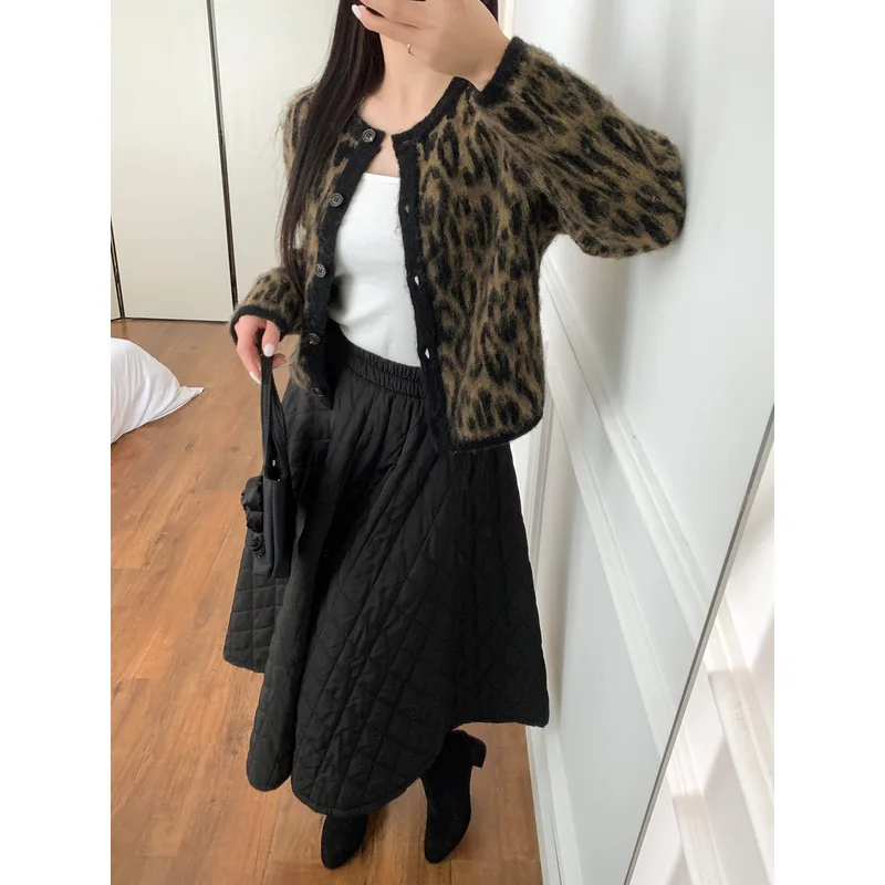 Women Autumn Fashion Lazy Style Short Knitted Cardigan Chic Crew Neck Buttons All-match Casual Long-sleeved Top Mujer