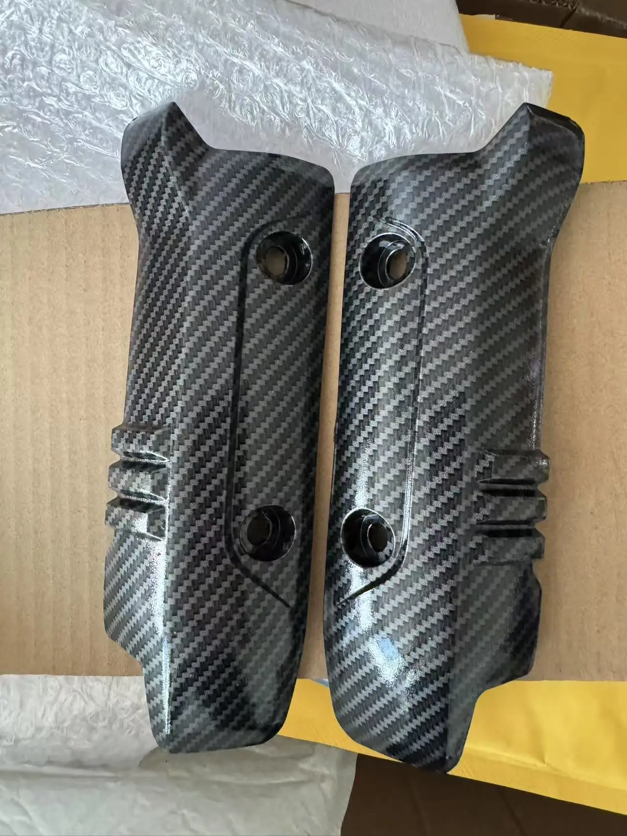 غطاء حماية أمامي ممتص للصدمات من ألياف الكربون لملحقات خزان Chuma 200cc #3