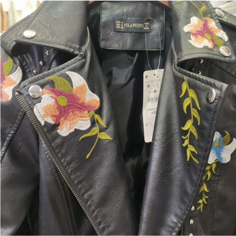 الربيع والخريف نمط جديد سترة جلدية التطريز المسامير سحابات دراجة نارية بولي PU معطف سليم وقصير مطرز التجارة الخارجية