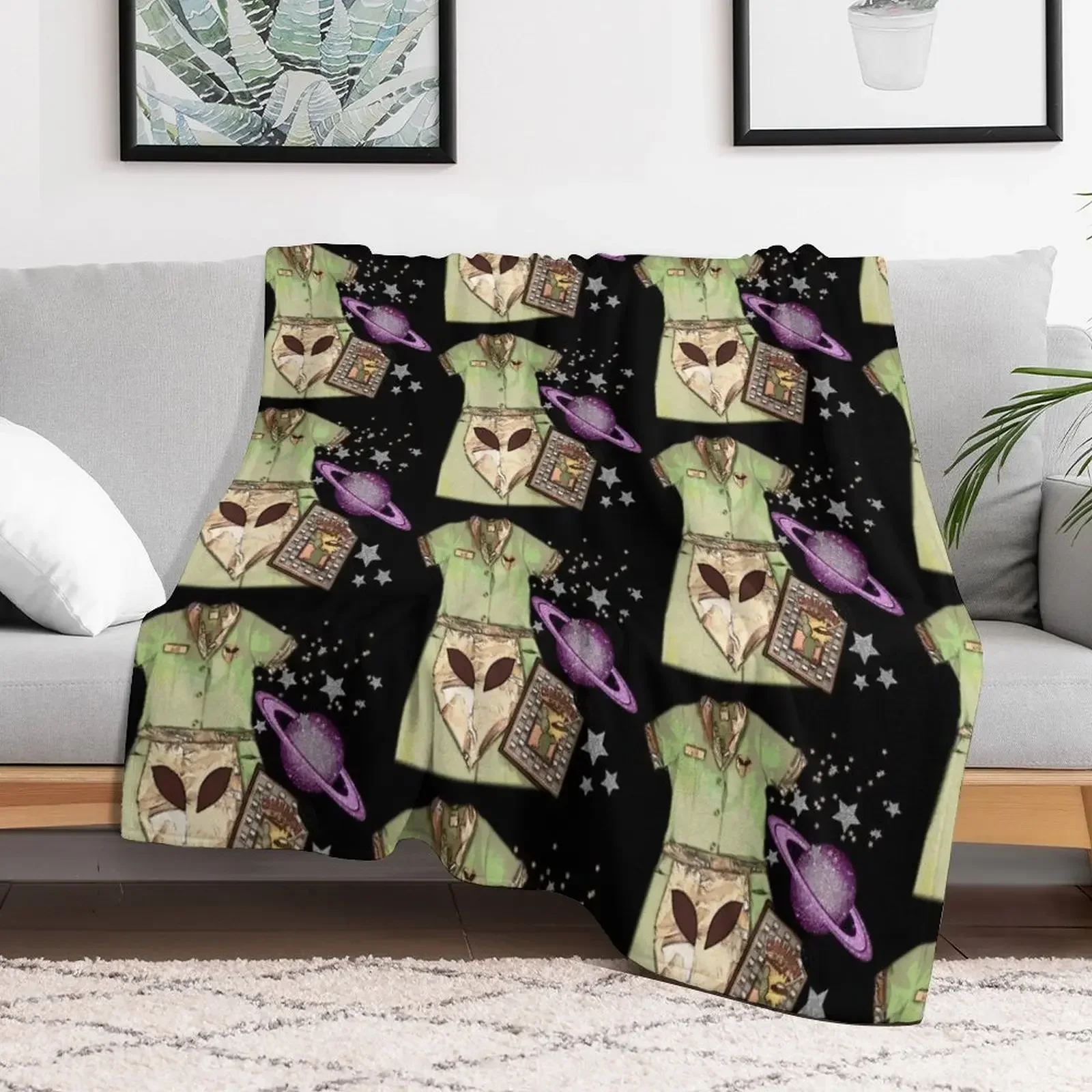 

Roswell TV show Liz Parker work uniform Throw Blanket Decorative Beds Soft Big Blankets