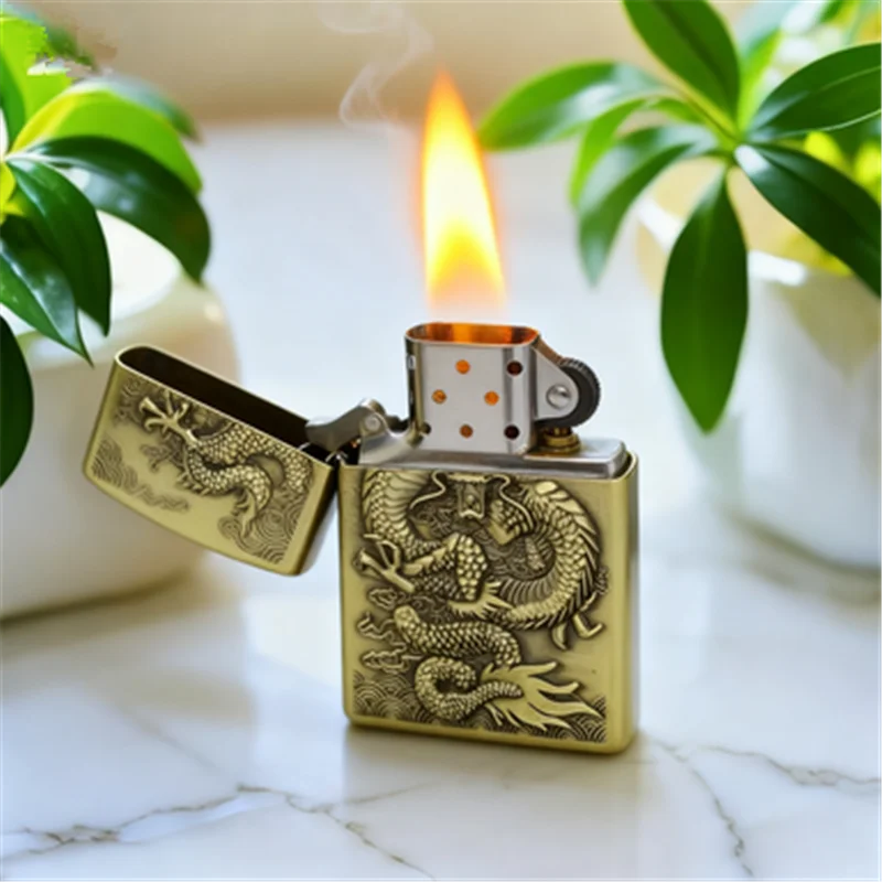The relief figures on the vintage lighter are super eye-catching! Exquisite sense of ceremony, gift giving for personal use