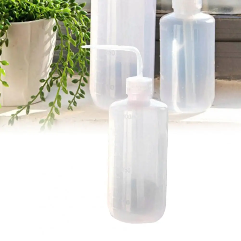 250/500ml Sprinkling Can Curved Spout Plastic Watering Can Squirt Squeeze Spray Bottle for Home Office Watering Bottle