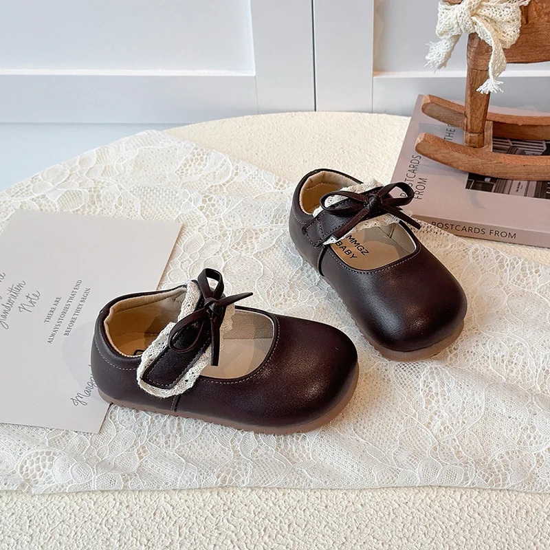 

Детская кожаная обувь для девочек, осень 2023, новая мода в корейском стиле, нескользящие универсальные свадебные туфли принцессы с мягкой подошвой