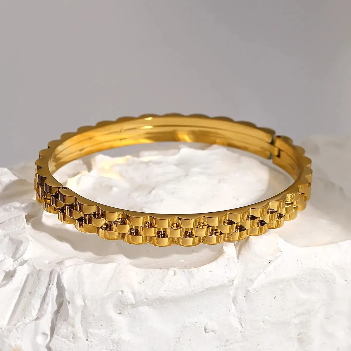 

High Quality Three Layer Gear Bracelet 18K Gold Plated Stainless Steel Waterproof Exquisite Unique Jewelry Accessories for Women