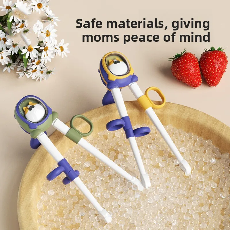 

Свежие и милые тренировочные палочки для еды из АБС-пластика с персонажами мультфильмов, конструкция отскока спины, безопасные и без запаха для детей от 2 до 6 лет