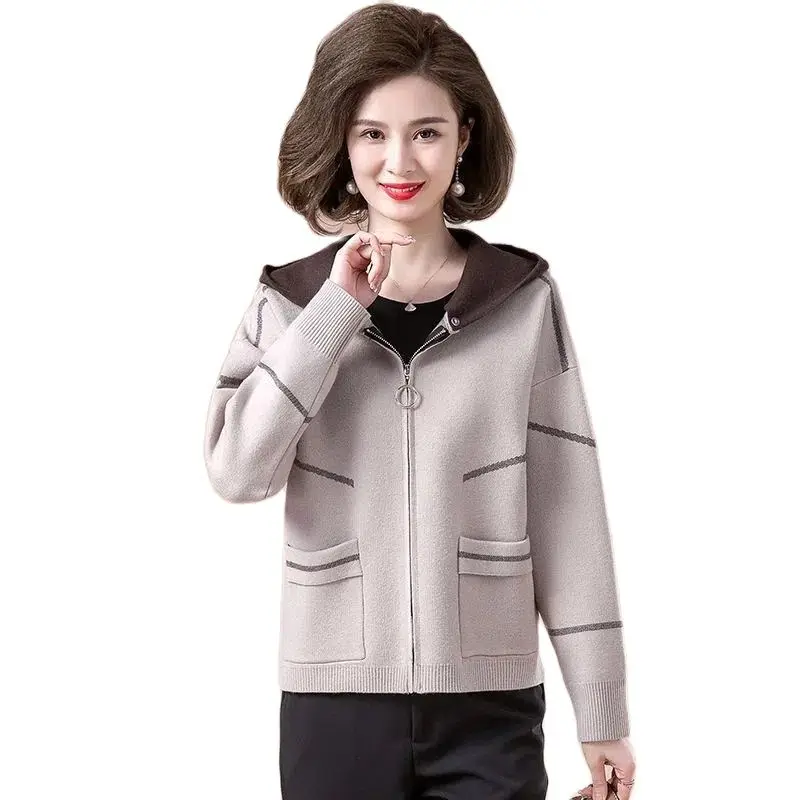 

Mother's Spring Short Coat Women's 2022 New Knitted Cardigan Ladies Jacket Hooded Loose Long Sleeve Short Outerwear Fashion Top