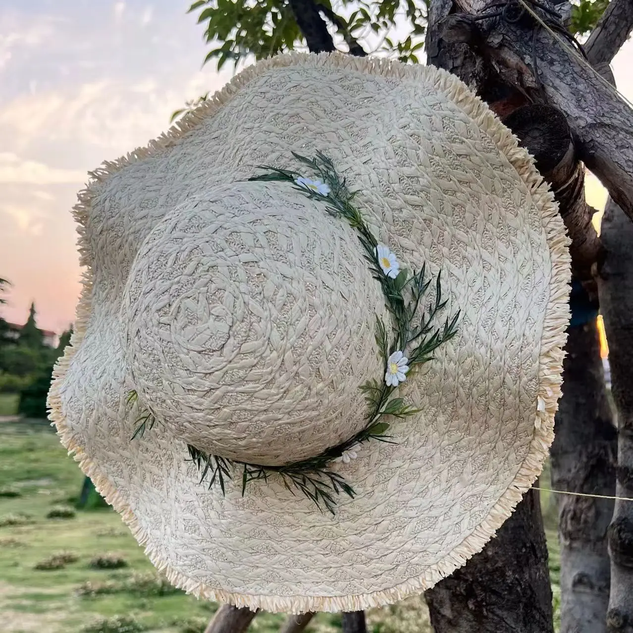 New Raffia Straw Hat Handmade Chrysanthemum Large Brim Sun Hat Women Summer Beach UV Protection Cap
