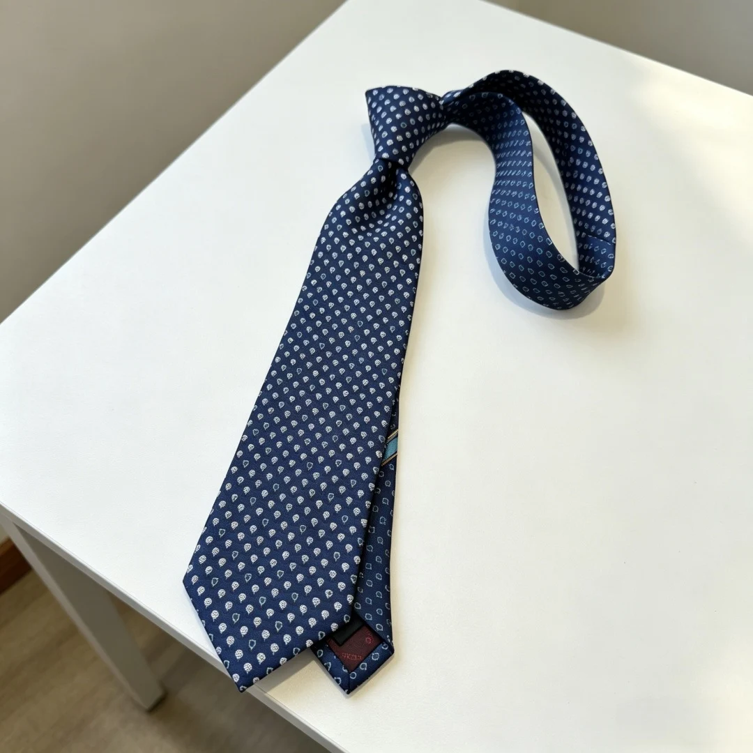 

Luxury Brand 100% Top Grade Twill Silk Handmade Men's Neck Ties SF Style Business Formal Bow Ties Casual Versatile Holiday Gifts