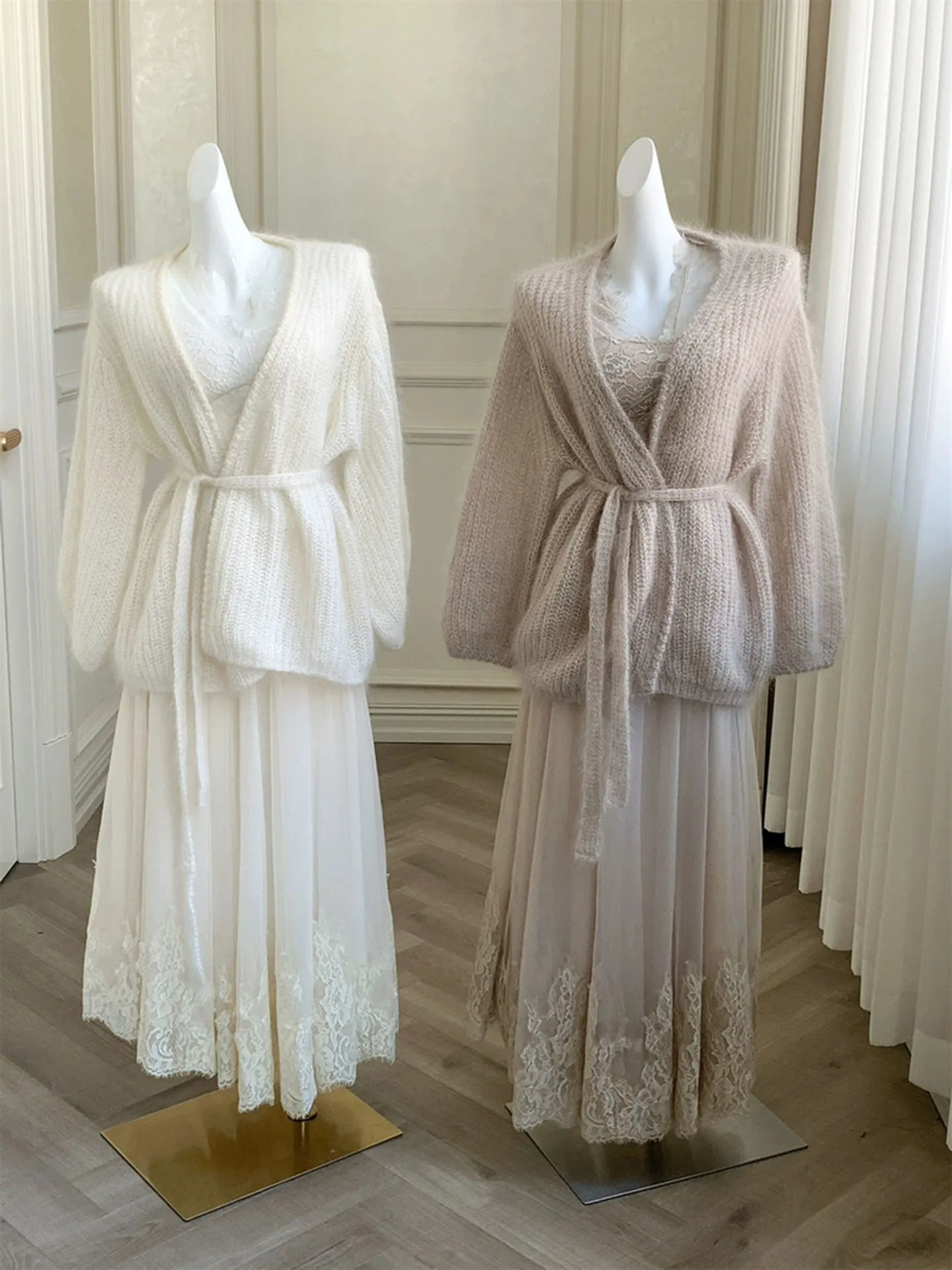 

Pure Desire Style V-Neck Lace Trim Cardigan Sleeveless Top with Half Skirt And Shawl Three-Piece Set for Women in Autumn