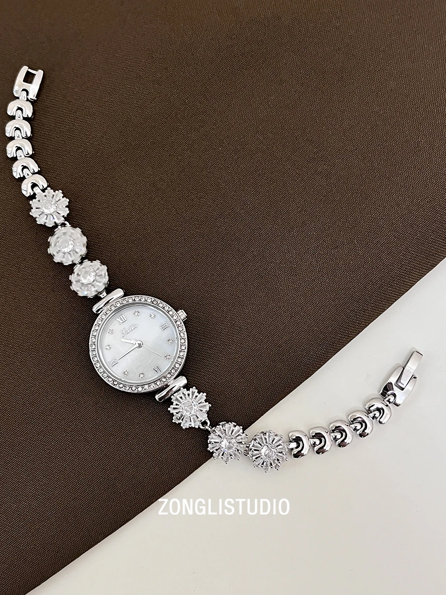 

Exquisite Women'S Wristwatch, Rotating Snowflake Design, Natural And Refined, Understated Luxury And Fashion, Unique Timepiece.