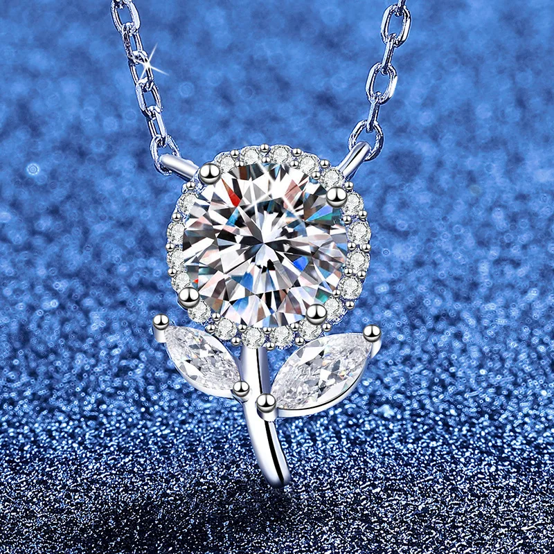 PT950 Sakura Cherry Necklace Japanese-inspired Moissanite Pendant Hypoallergenic Platinum Jewelry Factory Direct Wholesale