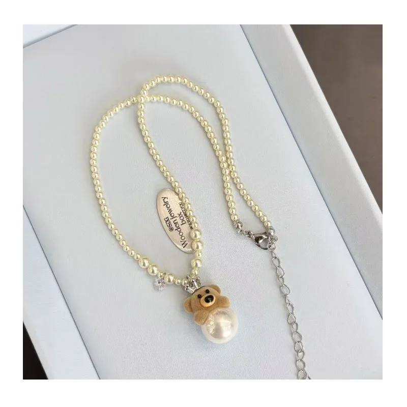

Cute Sweet and Cool Flocked Crown, Bear Pendant, Pearl Necklace, Women's Fashion Creative Niche Sweater Chain Accessories