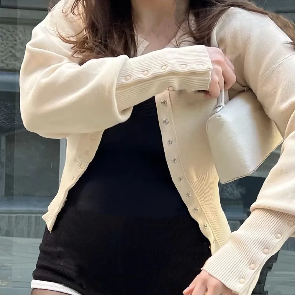 2025 الأمريكية الرجعية واحدة الصدر المغطاة زر سترة مشغولة من الصوف المرأة س الرقبة الضلع عالية الخصر سترة كم كامل تريكو