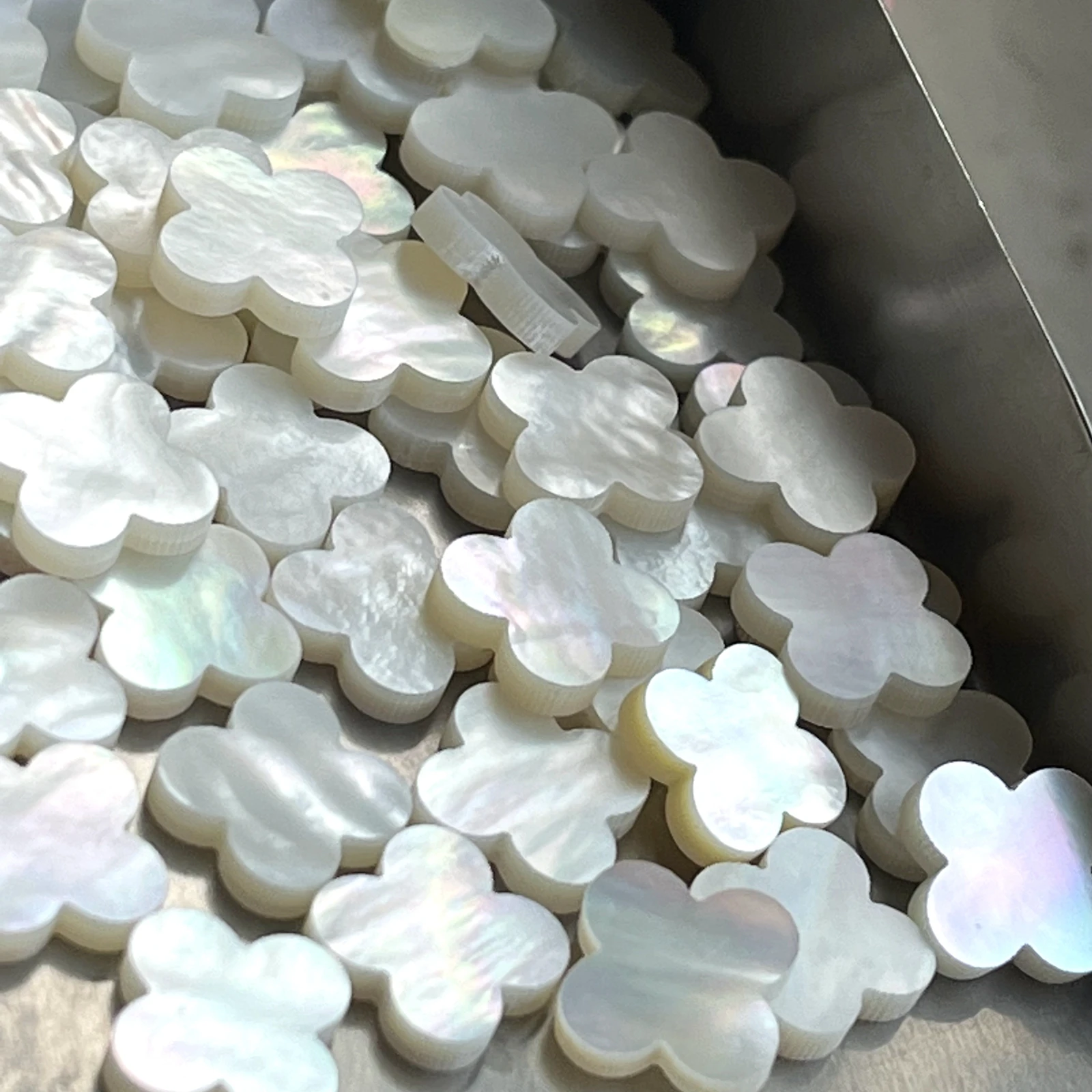 

50 шт./лот 6x6x2-18x18x2 мм швабра из перламутровой ракушки натуральный четырехлистный клевер для ювелирных изделий своими руками