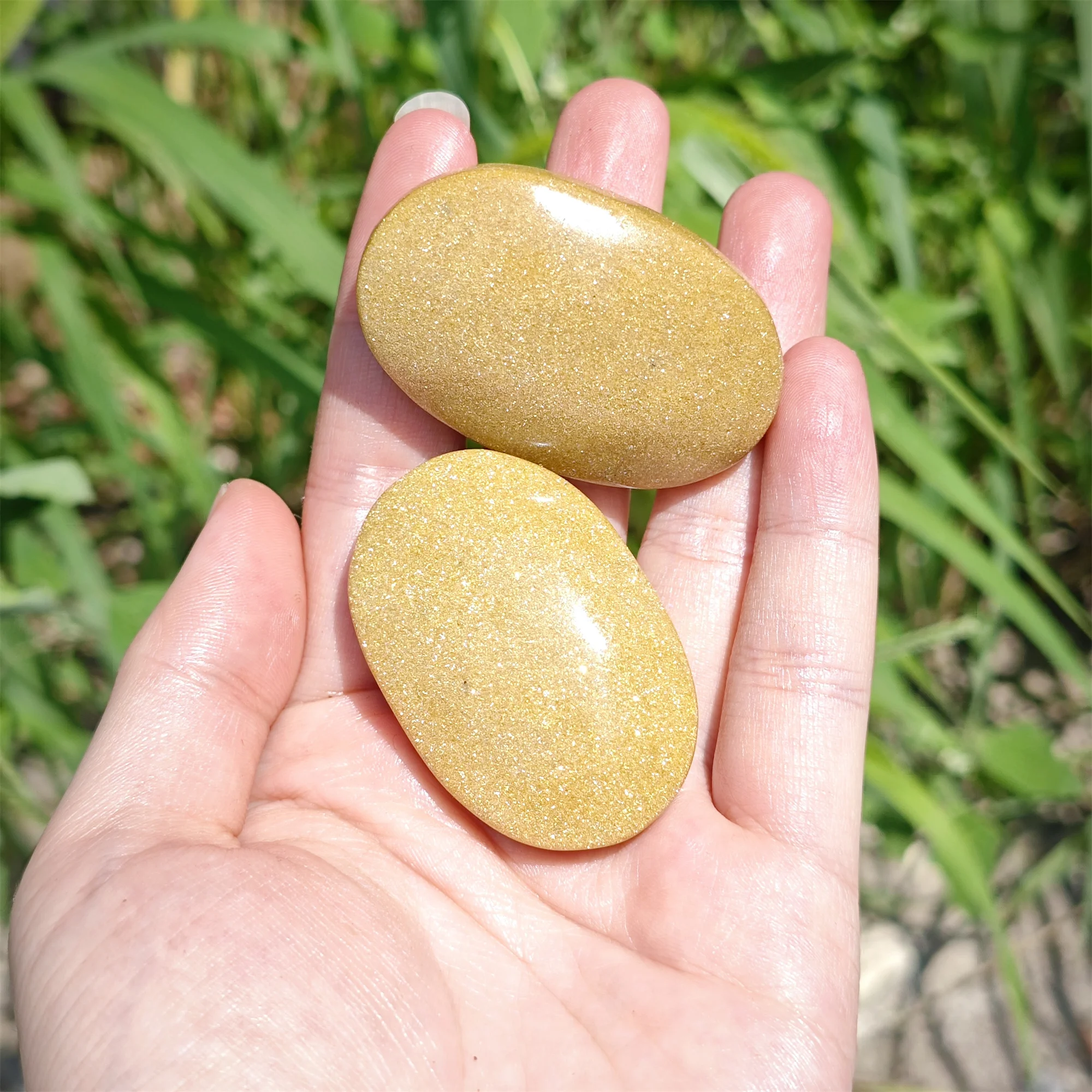 1pc Sparkling Golden/Red Sandstone Palm Stone - Unique Irregular Crystal with Shimmering Yellow Patterns - Home Decor & Gift