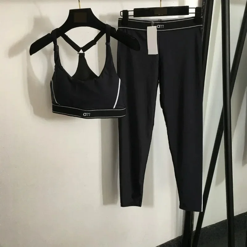 2026 Women Casual Fashion Yoga Fitness Set Waist-cinching Striped Gym Bra Elasticated Bottom Leggings