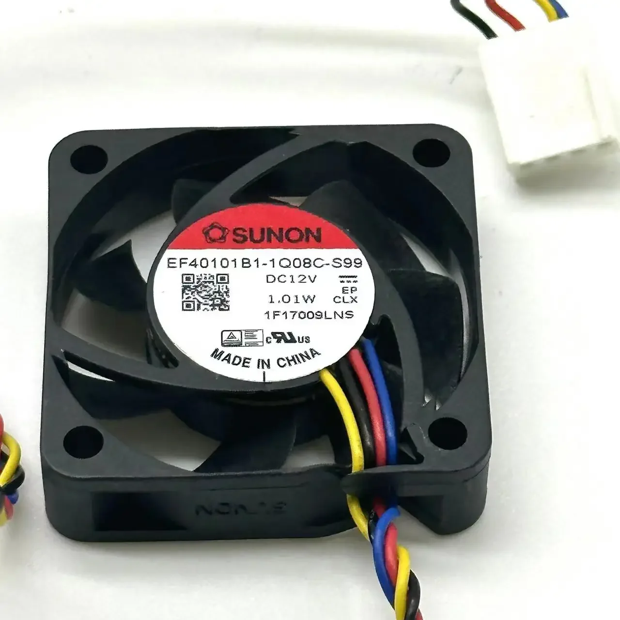 

SUNON EF40101B1-1Q08C-S99 DC 12V 1.01W 40x40x10mm 4-Wire Server Cooling Fan