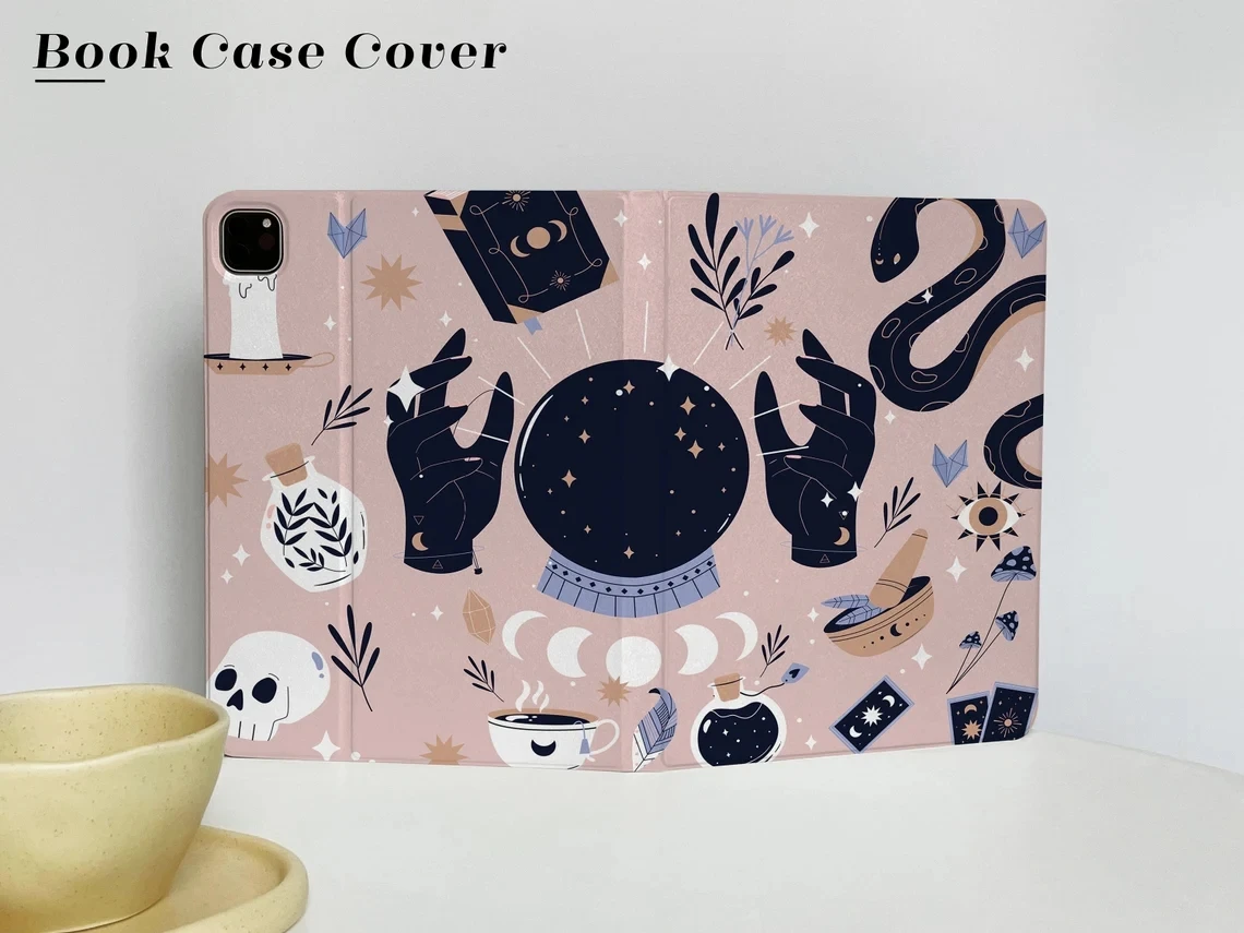 حافظة للآي باد بتصميم خرافة مرحة مع حامل قلم رصاص لأجهزة iPad 9.7 10.2 11 12.9 بوصة iPad Air 2 3 4 iPad Mini 6 5 iPad 2021 2020