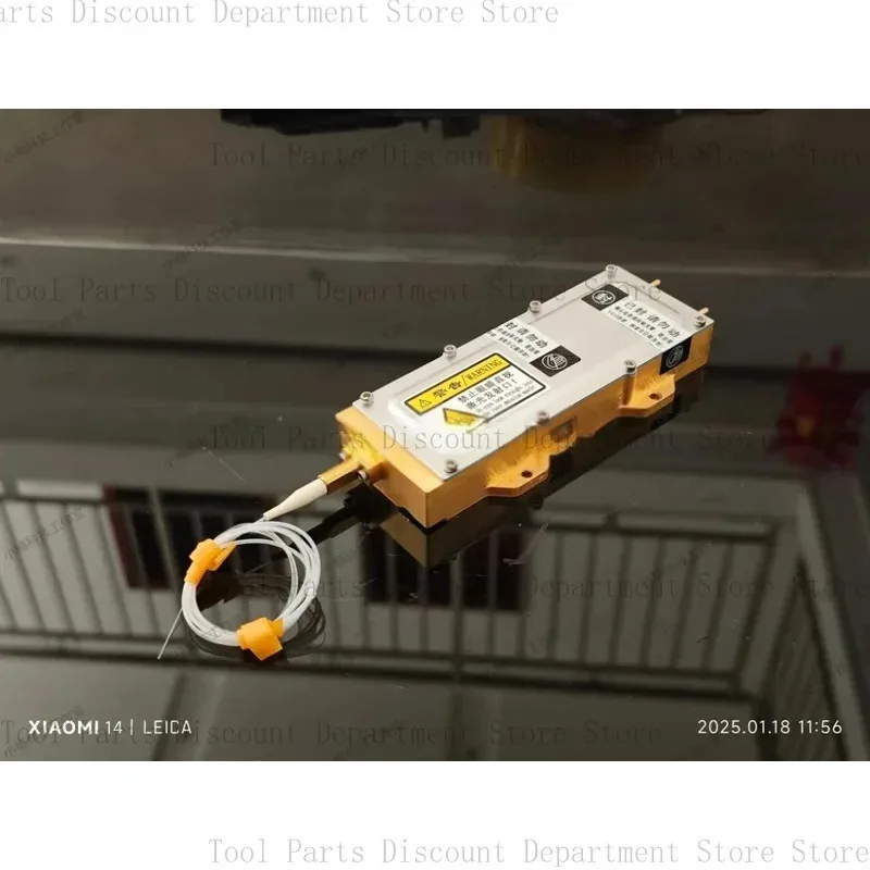 Bomba infrarroja láser de alta potencia con módulo de 260W con fibra óptica (segunda mano, no 100% nueva)