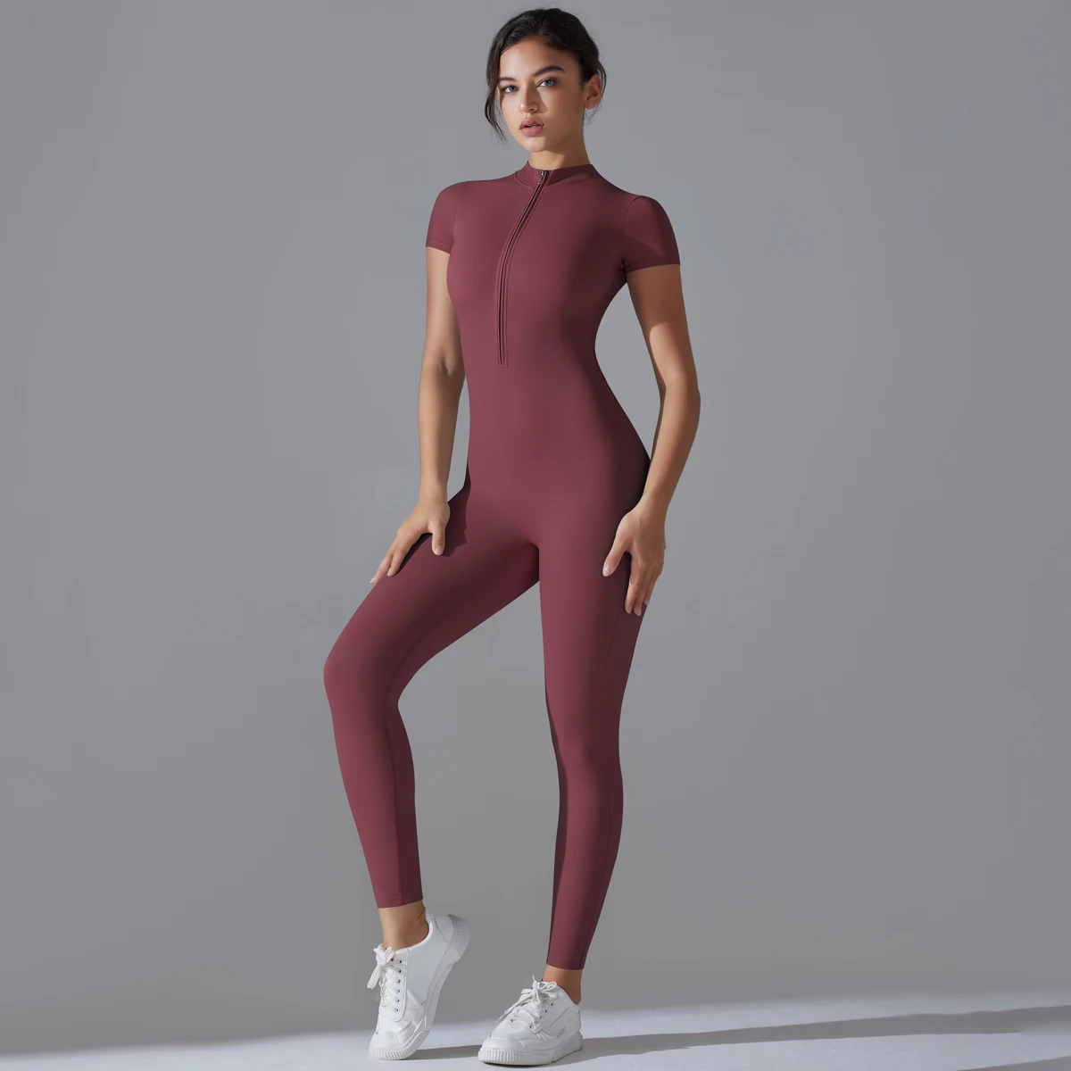 Conjunto de Yoga para mujer, monos de una pieza con cremallera, manga corta, gimnasio, ropa de entrenamiento de realce, mono de Fitness, ropa deportiva, chándal
