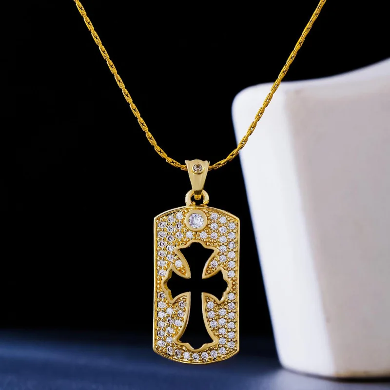 2025 جديد الهيب هوب كريستال كريستيان يسوع الصليب قلادة قلادة للجنسين الشارع الشهير الفاخرة الترقوة سلسلة مجوهرات العصرية