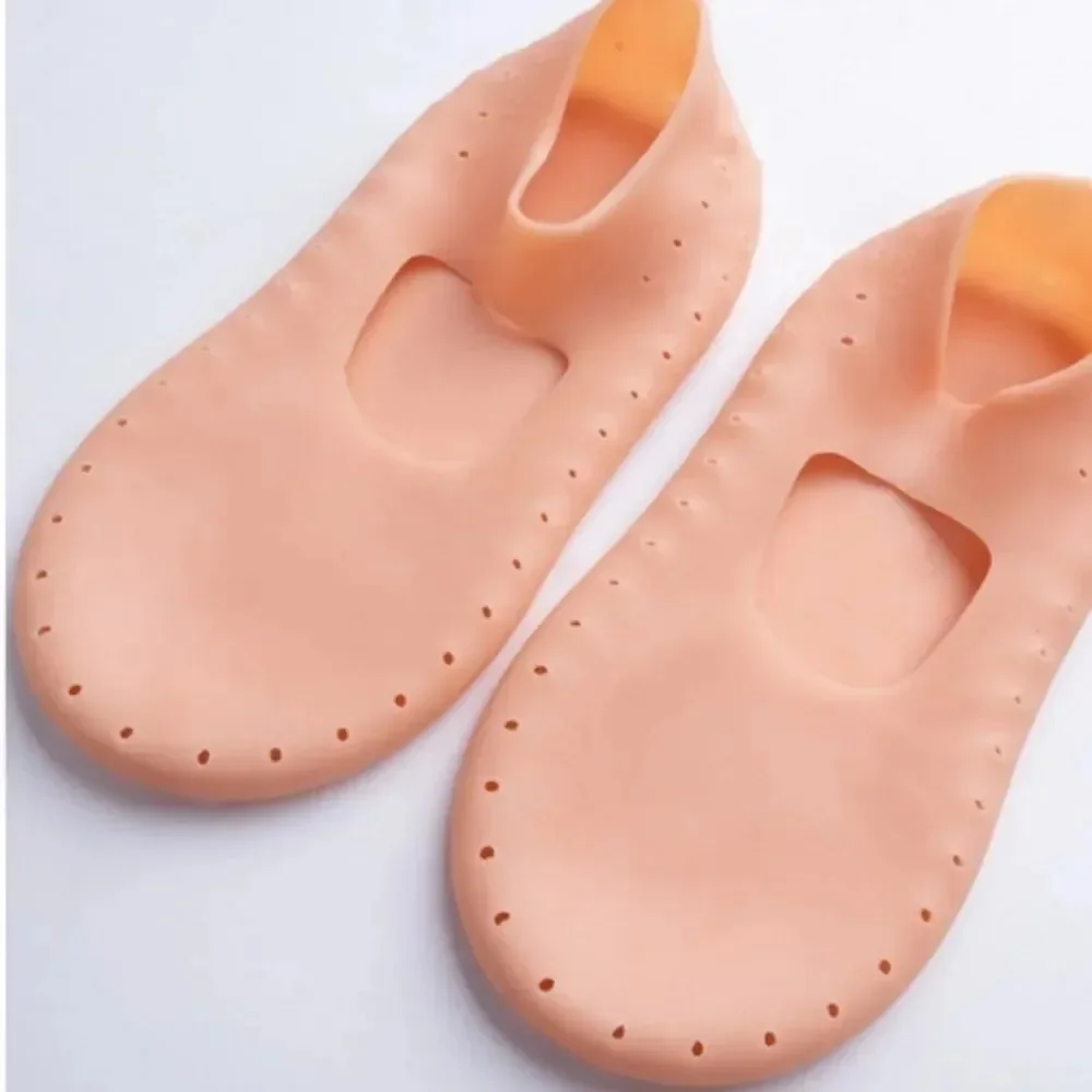 1Pair of Gel Socks Silicone Foot Care Anti-Dry Cracked Anti-Abrasive Feet Non-Slip Perforated Breathable Foot Care Tool