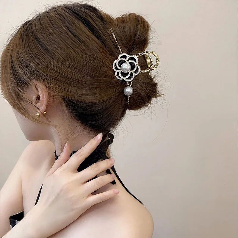 New vintage pearl Hair Claw Clamp For Women Girl Camellia Flower Handmade Fashion grace Ponytail Claw Clip Ornament ACCESSORI