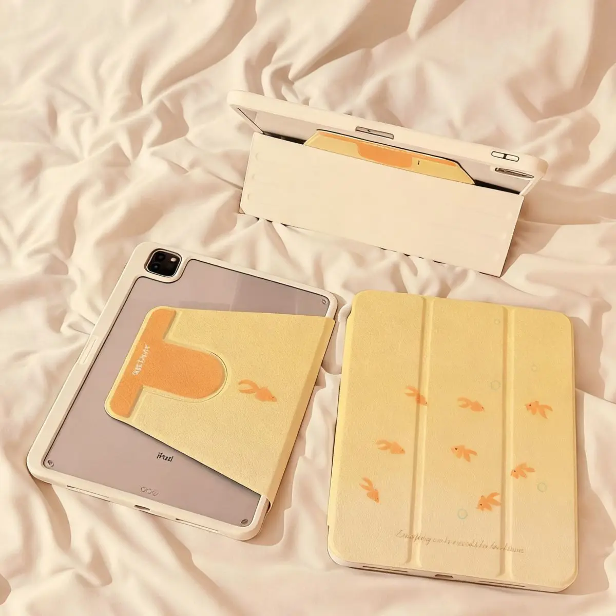 Gradient Goldfish iPad Case For iPad Pro 11 13in 2025 iPad Pro 12.9in Air7 10th 11th M4/5 MINI Rotate 3-Fold Protective Cover