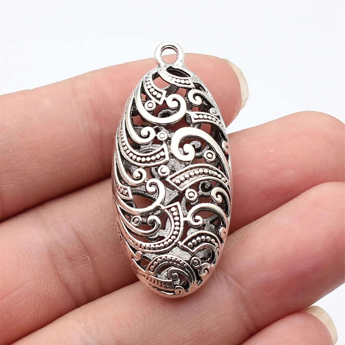 2pcs 45x20x13mm(1.77x0.79x0.51inch) Antique Silver Color Hollow Out Wavy Ellipsoid Pendants DIY Jewelry Making Accessories
