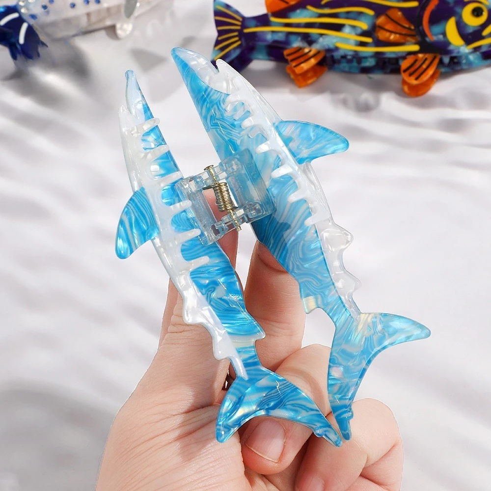 กิ๊บติดผมรูปสัตว์ทะเลดีไซน์ใหม่ ซีรีส์สัตว์ทะเลสุดสร้างสรรค์ กิ๊บหนีบผมรูปฉลามสีฟ้า ทำจากอะซิเตท กิ๊บหนีบผมทรงปู สไตล์ INS สำหรับผู้หญิงและเด็กผู้หญิง อุปกรณ์เสริมผม