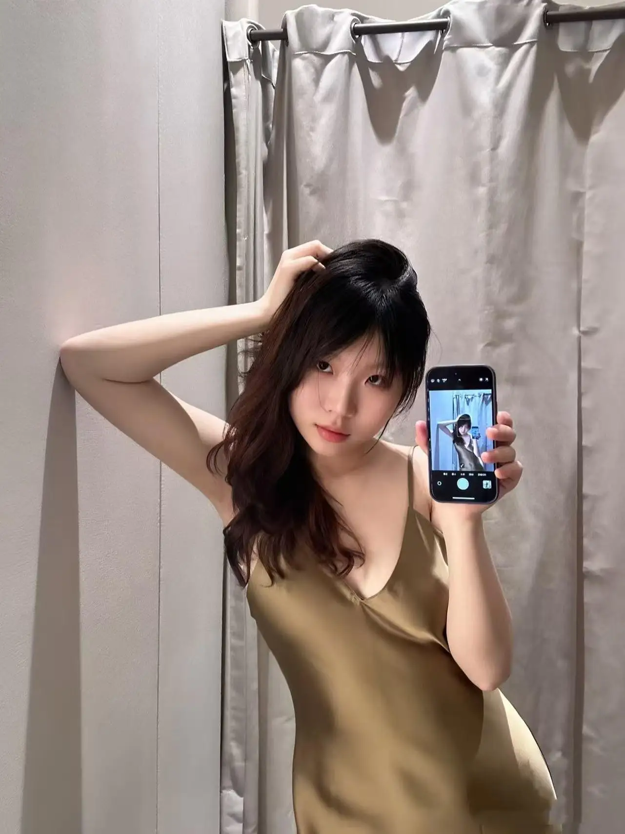 Spring Summer 2025 New Arrival Women's Commute High-End Silk Satin Bal V-Ne Dr Korean Sle Long Skirt without Sve