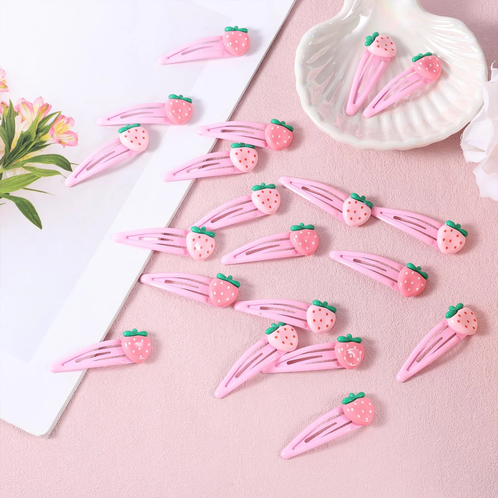 Image of Niedliche Erdbeer-Haarspangen für Mädchen, glänzendes Finish, BB-Clip, für den täglichen Gebrauch, modische Accessoires, süßer Stil, Kopfbedeckung für Frauen und Teenager