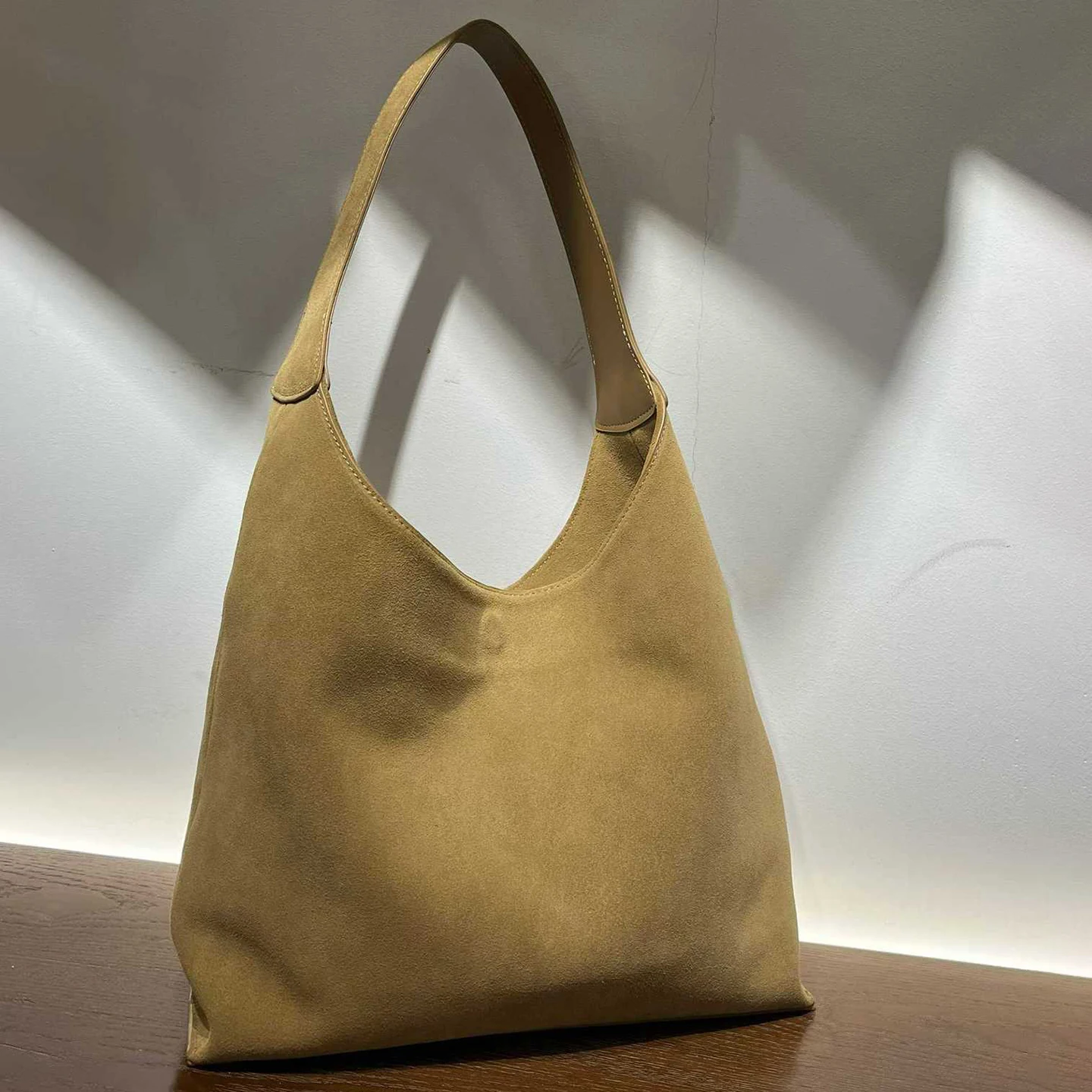 

Suede tote bag female bag new niche design frosted cow leather large capacity bucket bag fashionable shoulder bag women's bag