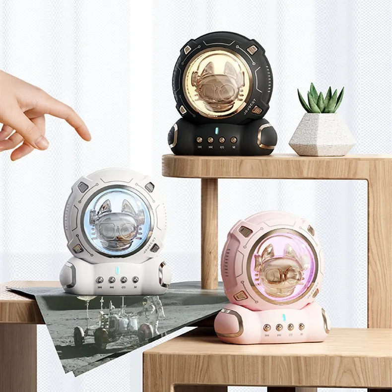 New Astronaut Spaceman Charging Night Light Bluetooth Speaker Wireless High Quality Portable Mini High Volume Card Subwoofer