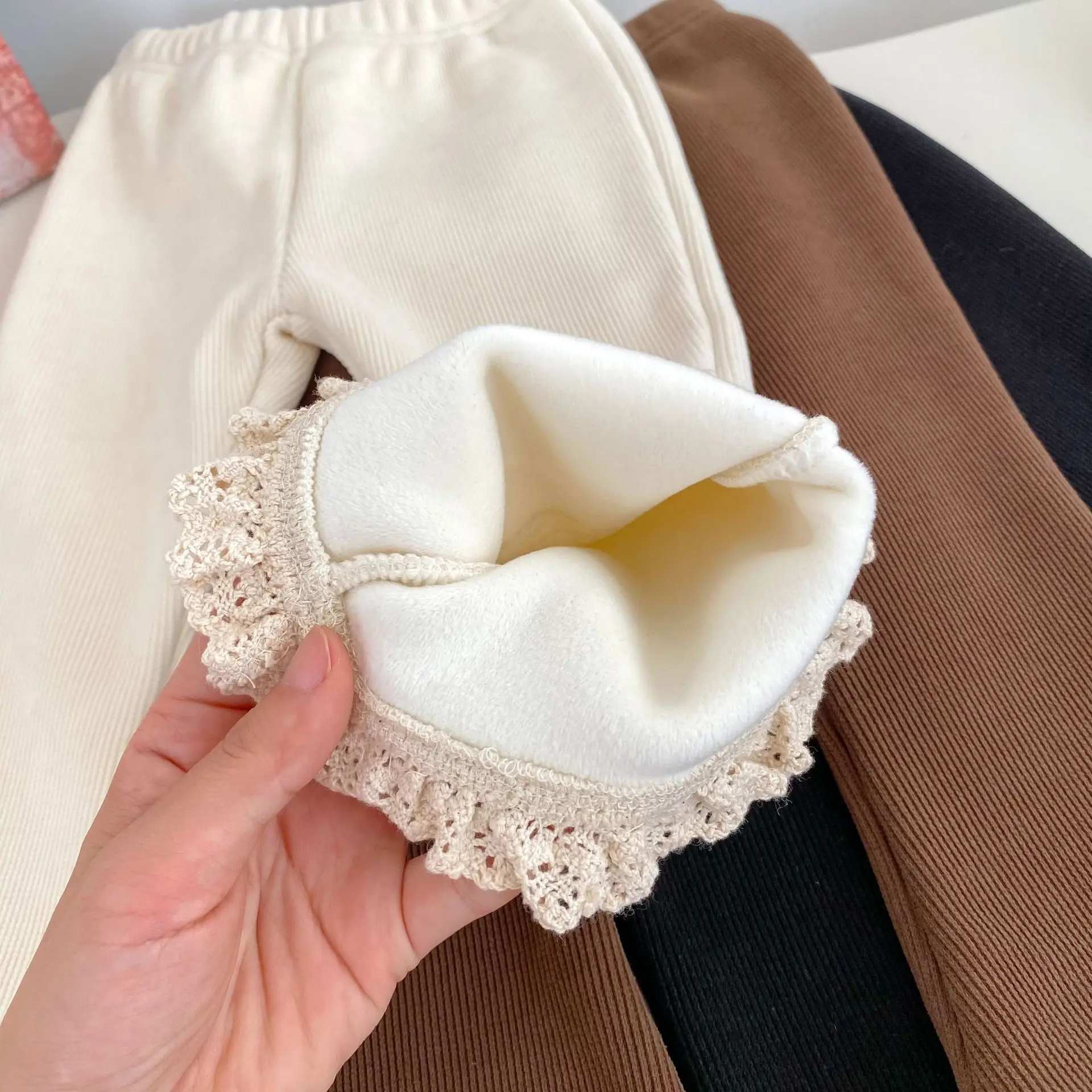 2025 Autumn Collection Girls' Velvet Bellbottom Pants with Western Style Lace Pants, Versatile Warm Baby Girls' Casual Pants