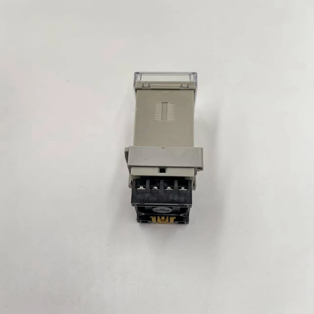 DH48S-s Repeat Cycle Time Relay / Timer With Socket